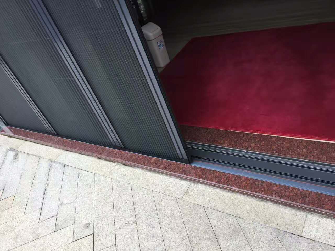 聯(lián)動紗門